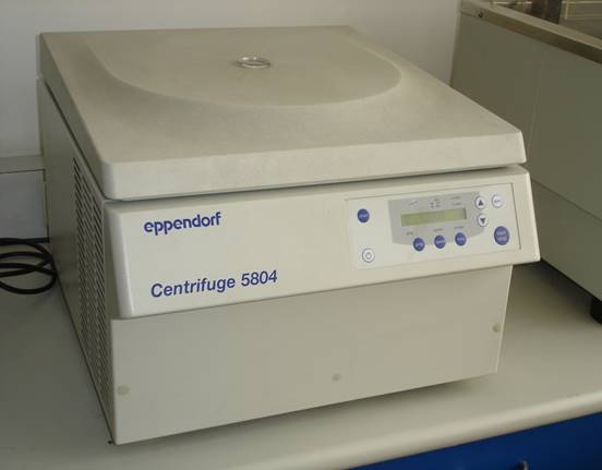 eppendorf Centrifuge 5804